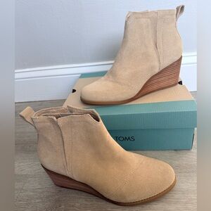 TOMS Women's Claire Oatmeal Suede Booties size 8